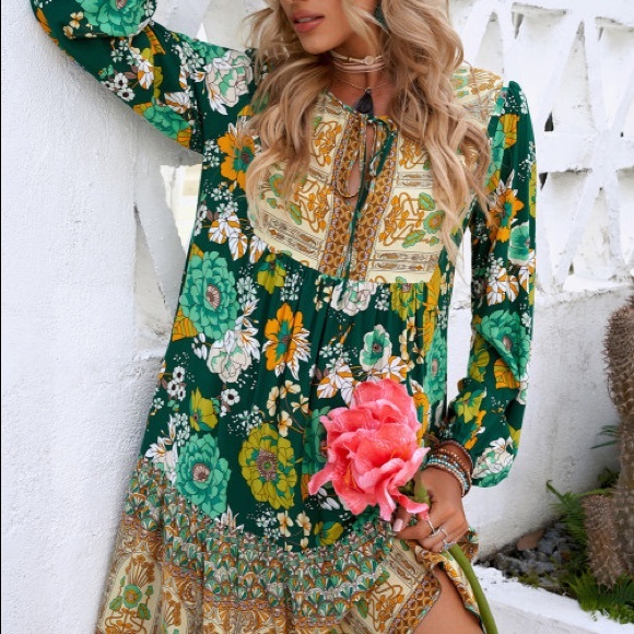 Green Floral dress - Picture 3 of 7